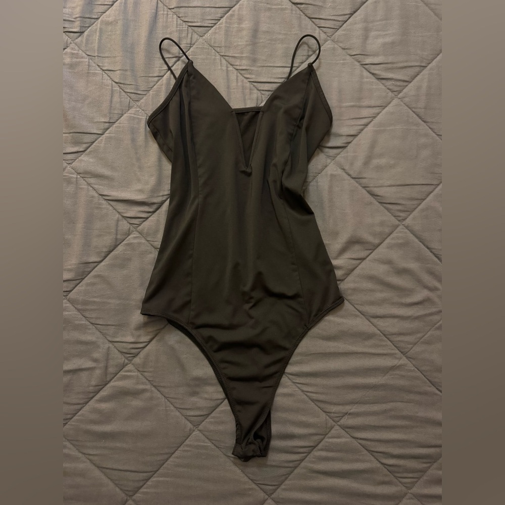 Sleek Black Plunge V Women's Bodysuit - Picture 3 of 10